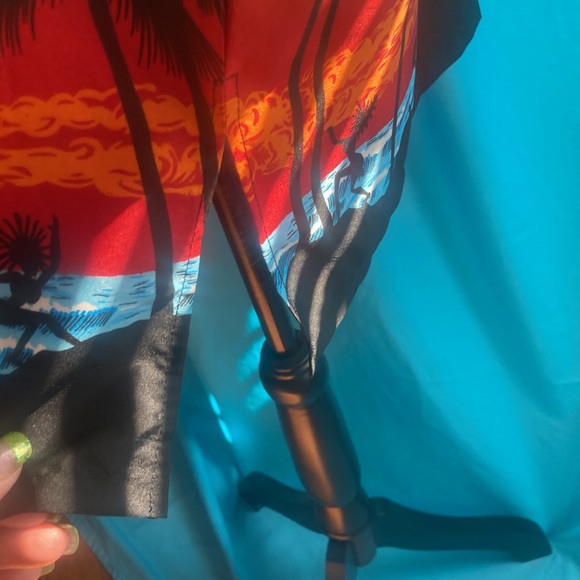 Multicolored “Hawaiian” style size large shirt. - Picture 5 of 9